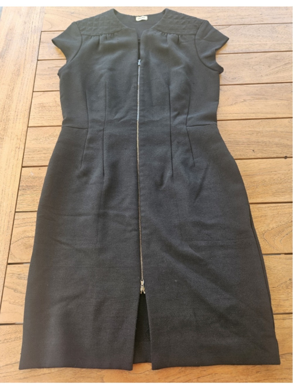 L'AGENCE VNTG Black Zip-Front Sheath Dress Quilted Shoulder Cap Sleeve Size 8